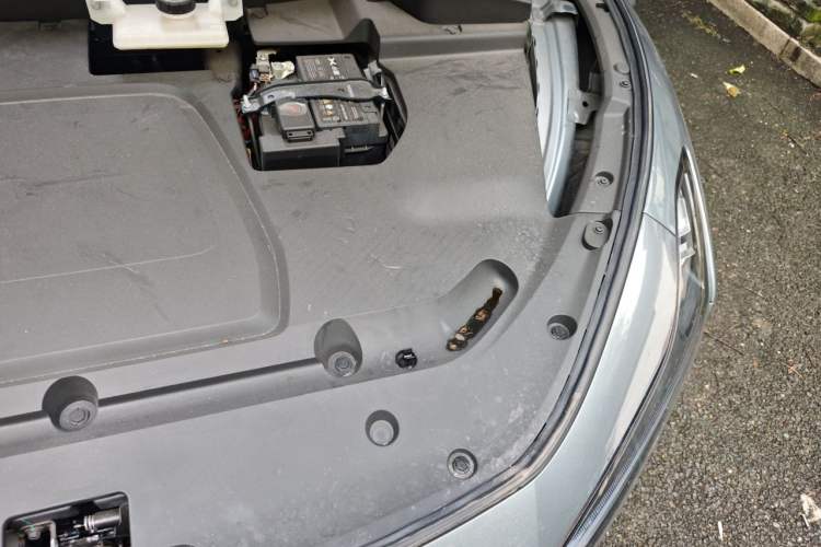Used XPeng MONA M03 2024 620 with Ultra-Long Range Engine Bay Left