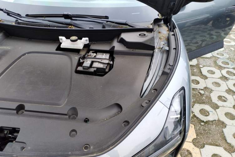 Used XPeng MONA M03 2024 620 with Ultra-Long Range Engine Bay Left