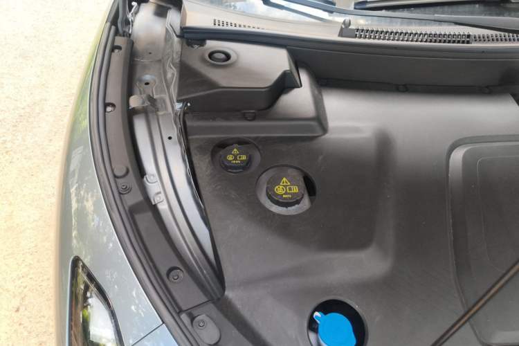 Used XPeng MONA M03 2024 620 with Ultra-Long Range Engine Bay Right