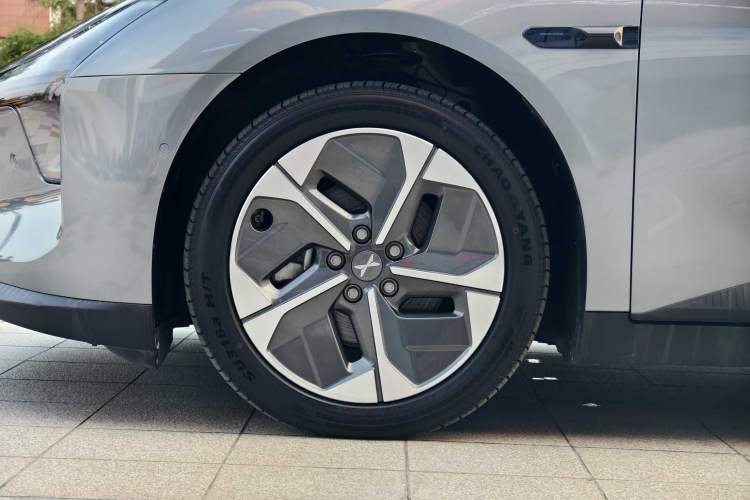Used XPeng MONA M03 2024 620 with Ultra-Long Range Exterior 11