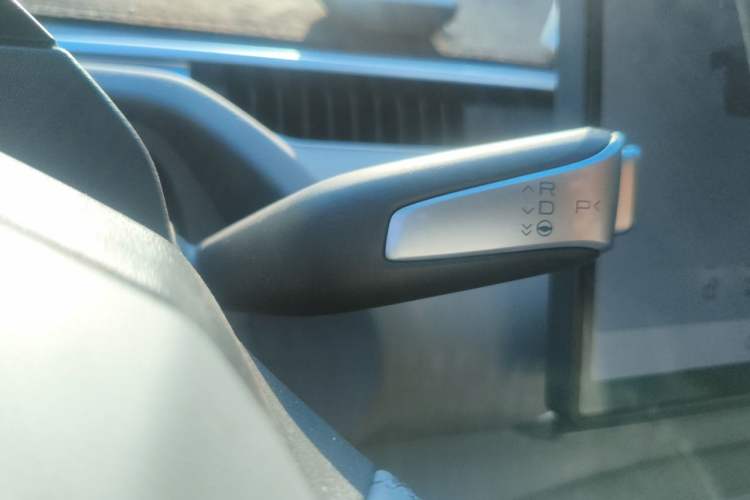 Used XPeng MONA M03 2024 620 with Ultra-Long Range Gear Lever