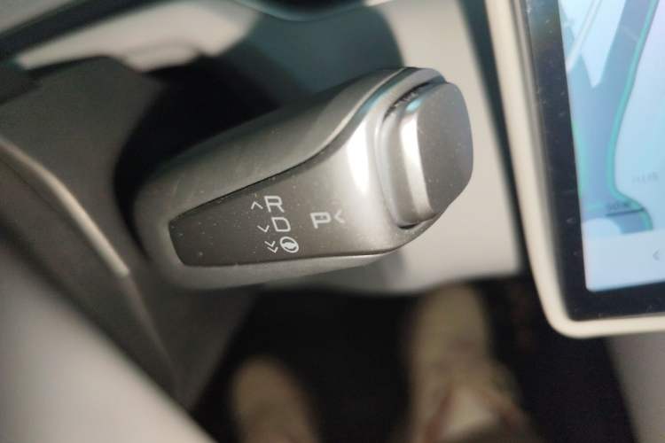 Used XPeng MONA M03 2024 620 with Ultra-Long Range Gear Lever