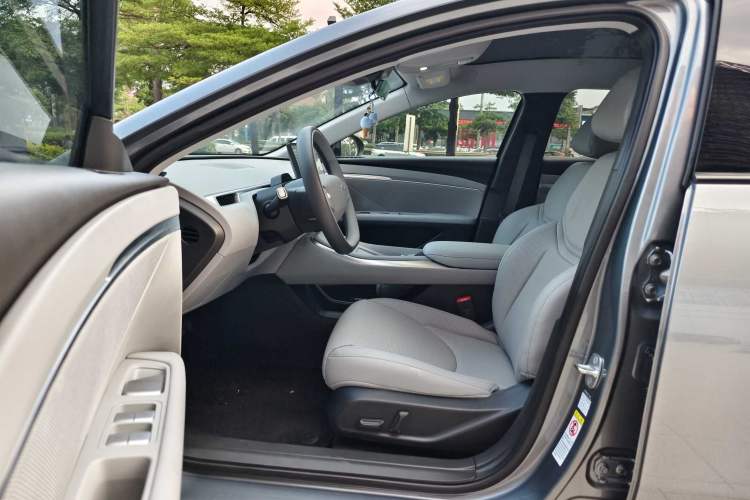 Used XPeng MONA M03 2024 620 with Ultra-Long Range Interior 3