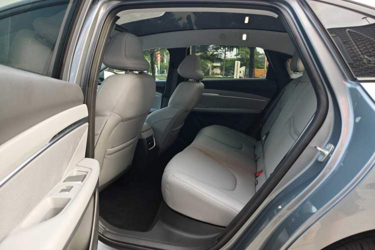 Used XPeng MONA M03 2024 620 with Ultra-Long Range Interior 4
