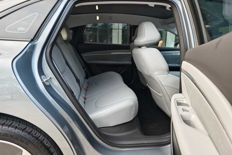 Used XPeng MONA M03 2024 620 with Ultra-Long Range Interior 5