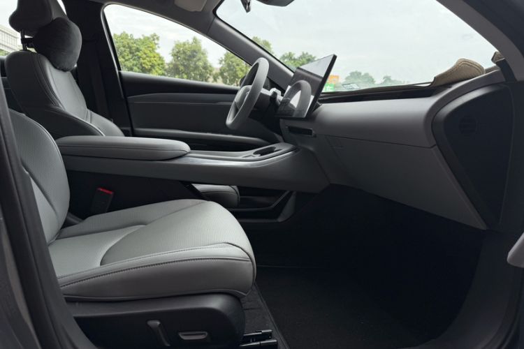 Used XPeng MONA M03 2024 620 with Ultra-Long Range Interior 6