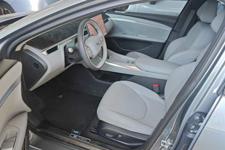Used XPeng MONA M03 2024 620 with Ultra-Long Range Left Front Seat