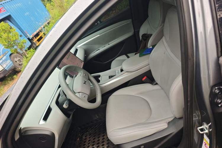 Used XPeng MONA M03 2024 620 with Ultra-Long Range Left Front Seat