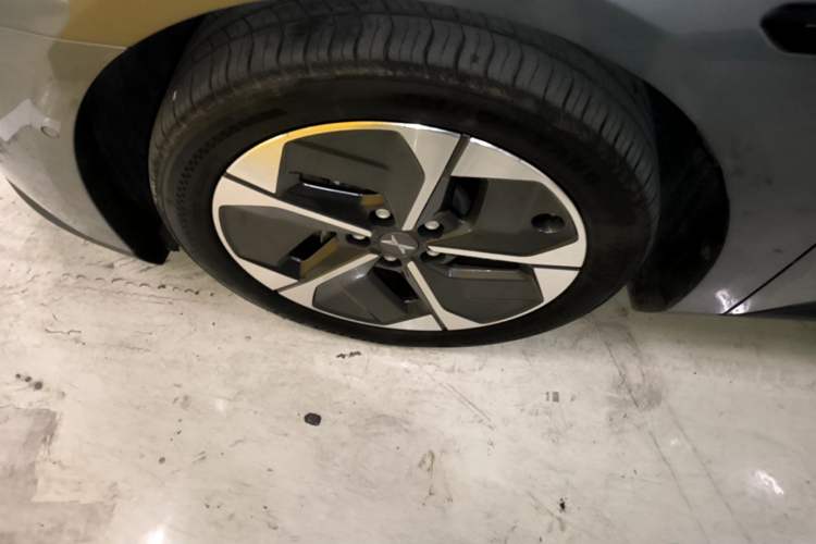 Used XPeng MONA M03 2024 620 with Ultra-Long Range Left Front Wheel Hub