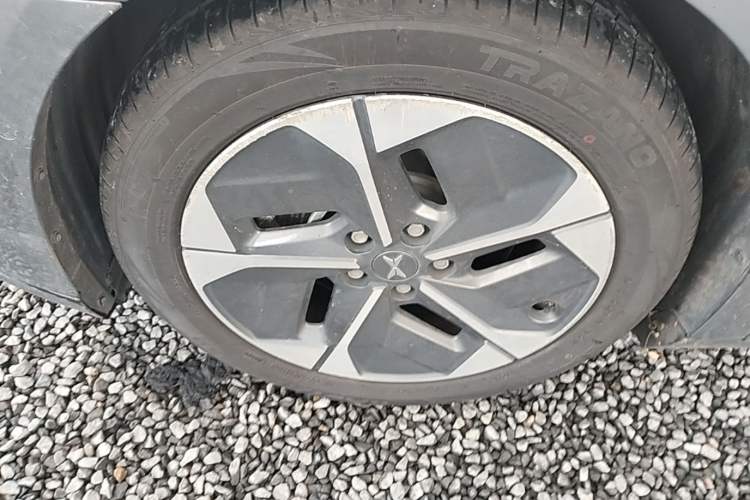 Used XPeng MONA M03 2024 620 with Ultra-Long Range Left Front Wheel Hub