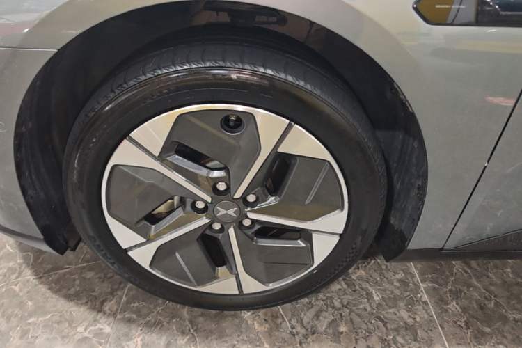 Used XPeng MONA M03 2024 620 with Ultra-Long Range Left Front Wheel Hub