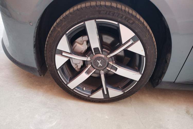 Used XPeng MONA M03 2024 620 with Ultra-Long Range Left Front Wheel Hub