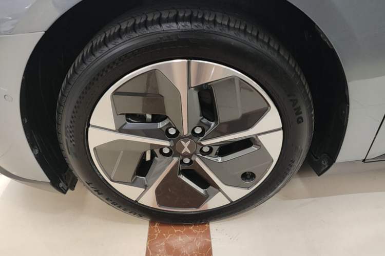Used XPeng MONA M03 2024 620 with Ultra-Long Range Left Front Wheel Hub