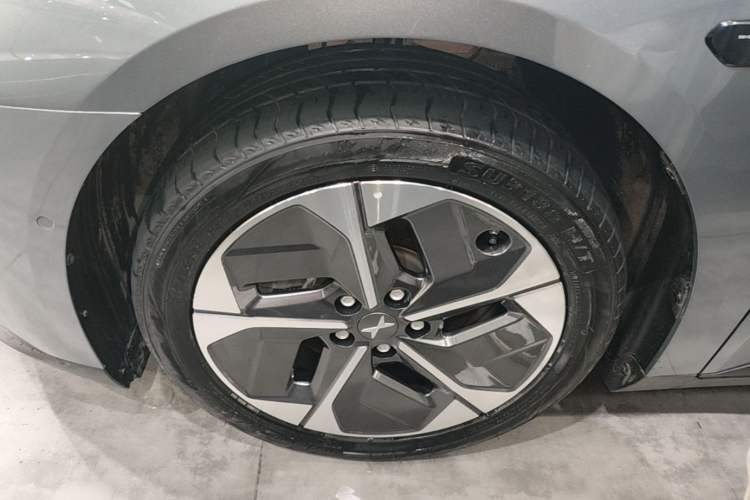 Used XPeng MONA M03 2024 620 with Ultra-Long Range Left Front Wheel Hub