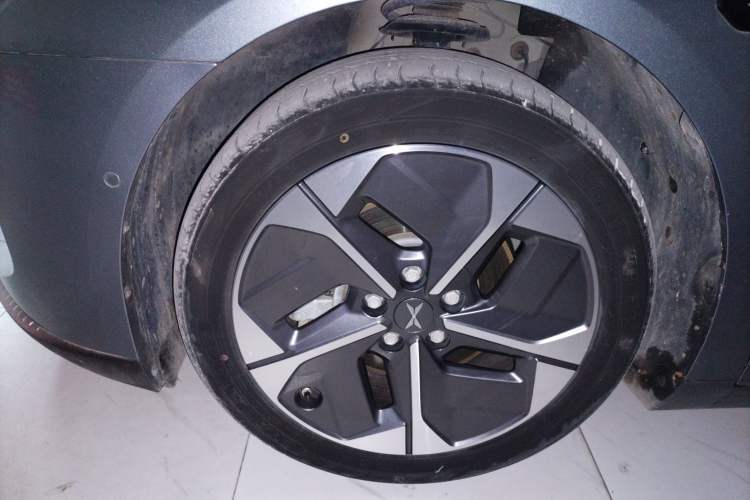 Used XPeng MONA M03 2024 620 with Ultra-Long Range Left Front Wheel Hub