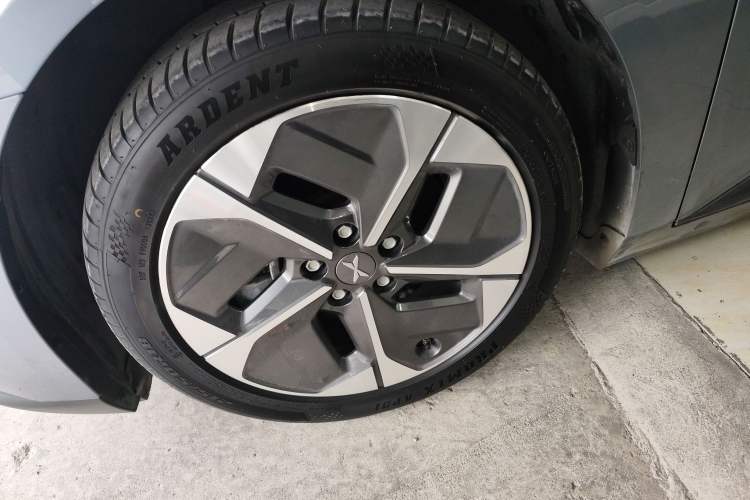 Used XPeng MONA M03 2024 620 with Ultra-Long Range Left Front Wheel Hub