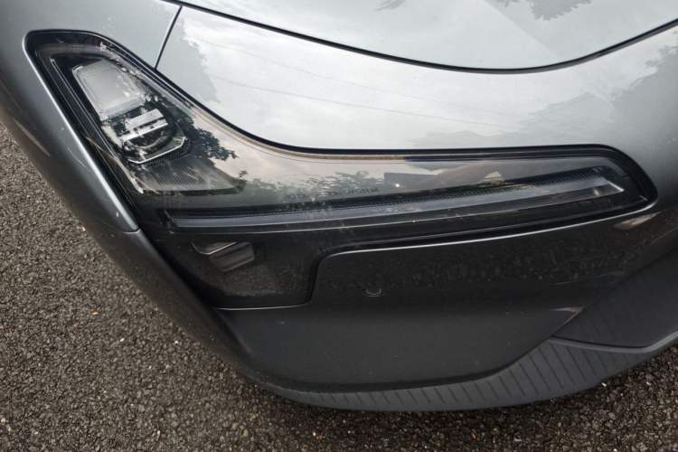 Used XPeng MONA M03 2024 620 with Ultra-Long Range Right Front Headlight