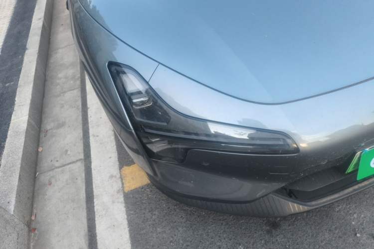 Used XPeng MONA M03 2024 620 with Ultra-Long Range Right Front Headlight