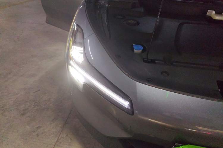 Used XPeng MONA M03 2024 620 with Ultra-Long Range Right Front Headlight