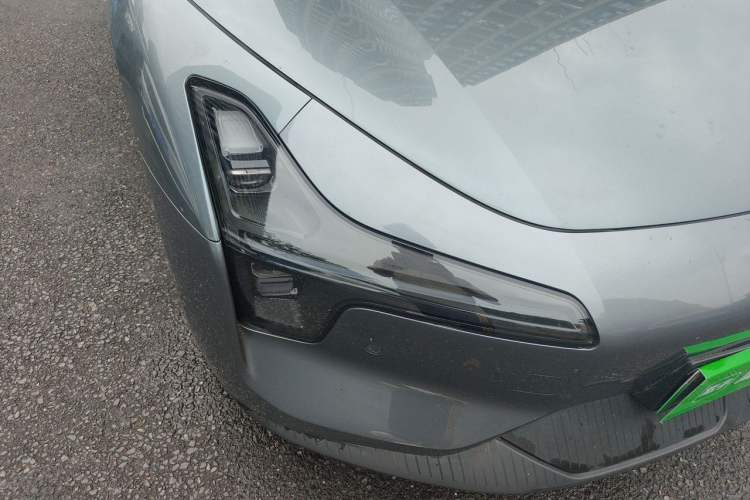 Used XPeng MONA M03 2024 620 with Ultra-Long Range Right Front Headlight
