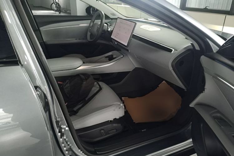 Used XPeng MONA M03 2024 620 with Ultra-Long Range Right Front Seat