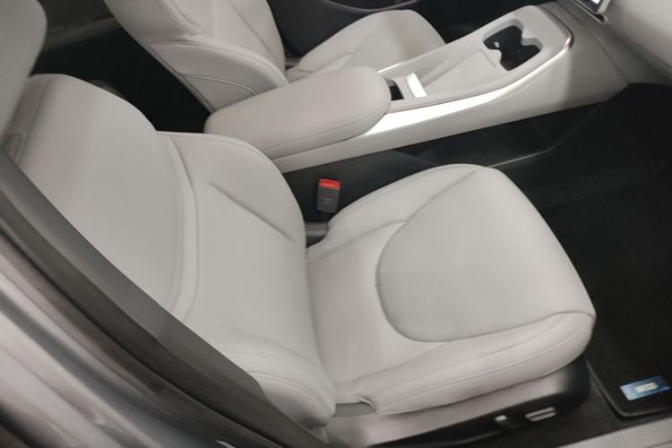 Used XPeng MONA M03 2024 620 with Ultra-Long Range Right Front Seat