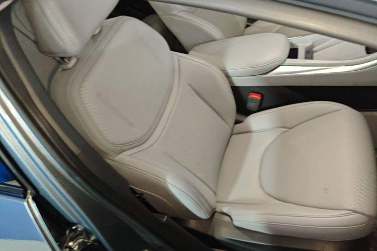 Used XPeng MONA M03 2024 620 with Ultra-Long Range Right Front Seat