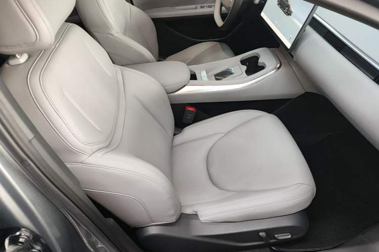 Used XPeng MONA M03 2024 620 with Ultra-Long Range Right Front Seat