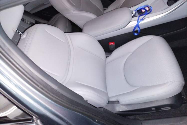Used XPeng MONA M03 2024 620 with Ultra-Long Range Right Front Seat