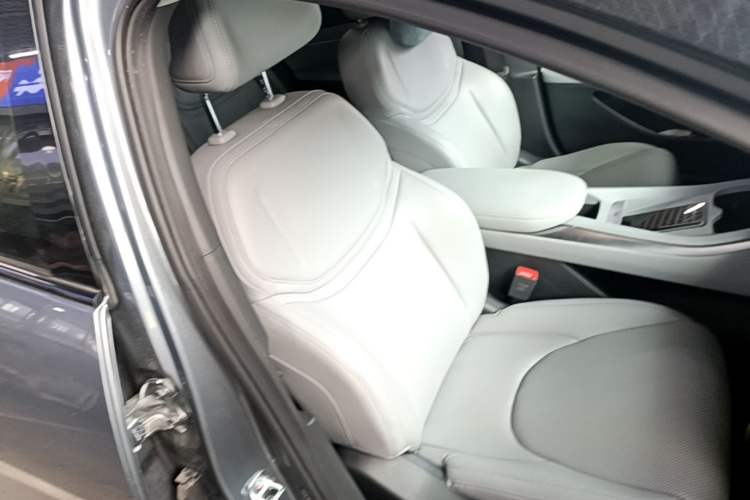 Used XPeng MONA M03 2024 620 with Ultra-Long Range Right Front Seat