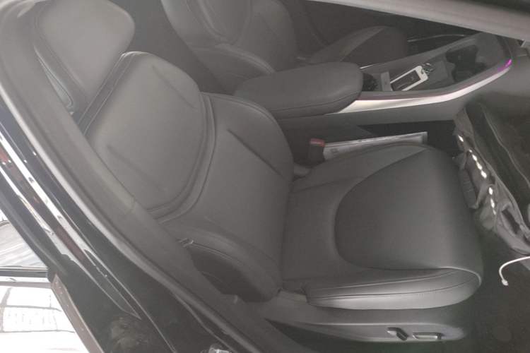 Used XPeng MONA M03 2024 620 with Ultra-Long Range Right Front Seat