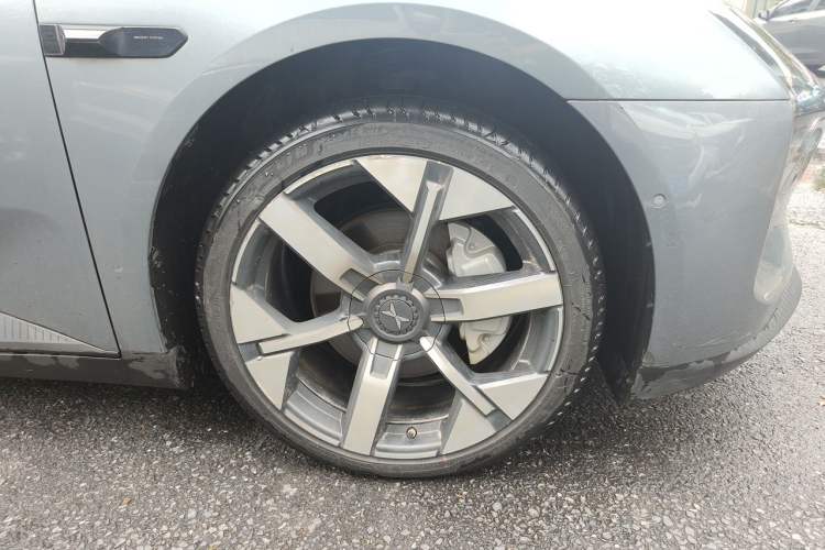Used XPeng MONA M03 2024 620 with Ultra-Long Range Right Front Wheel Hub