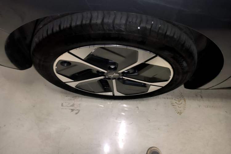 Used XPeng MONA M03 2024 620 with Ultra-Long Range Right Rear Wheel Hub