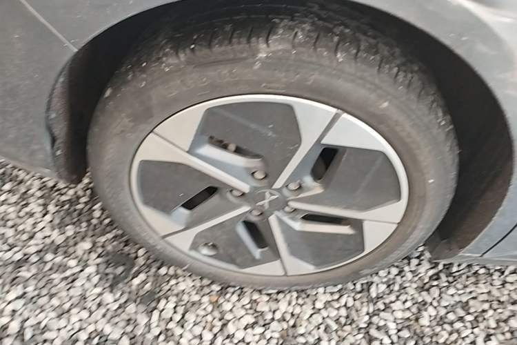Used XPeng MONA M03 2024 620 with Ultra-Long Range Right Rear Wheel Hub