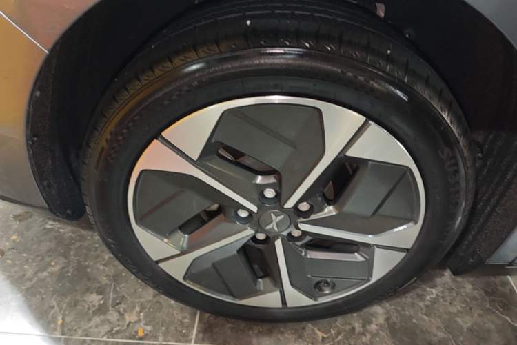 Used XPeng MONA M03 2024 620 with Ultra-Long Range Right Rear Wheel Hub