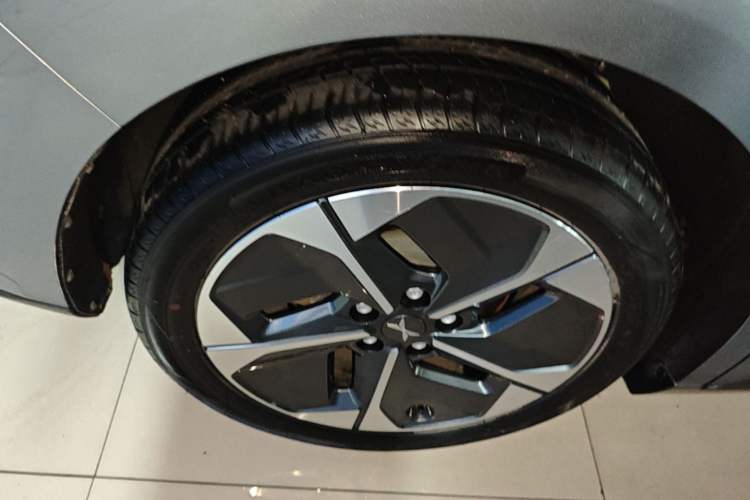 Used XPeng MONA M03 2024 620 with Ultra-Long Range Right Rear Wheel Hub