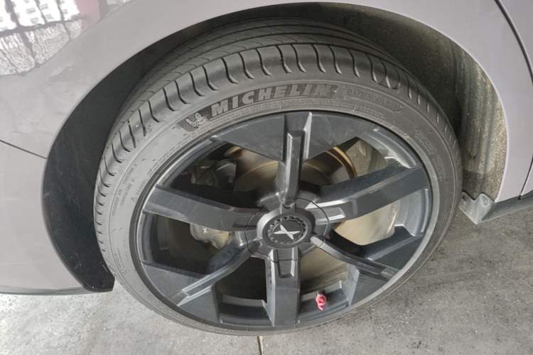 Used XPeng MONA M03 2024 620 with Ultra-Long Range Right Rear Wheel Hub