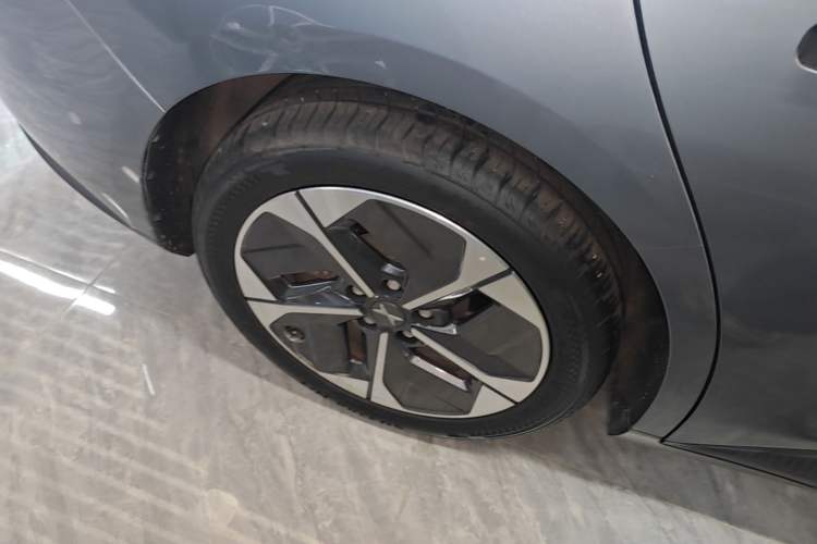 Used XPeng MONA M03 2024 620 with Ultra-Long Range Right Rear Wheel Hub