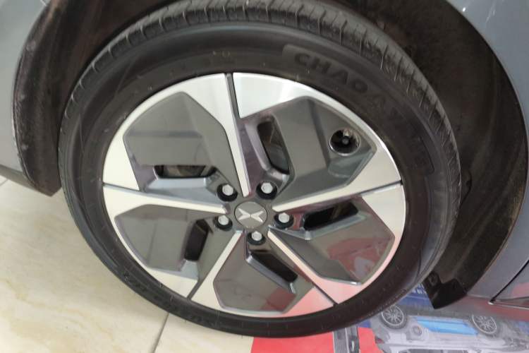 Used XPeng MONA M03 2024 620 with Ultra-Long Range Right Rear Wheel Hub