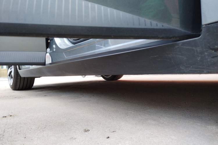 Used XPeng MONA M03 2024 620 with Ultra-Long Range Right Side Sill
