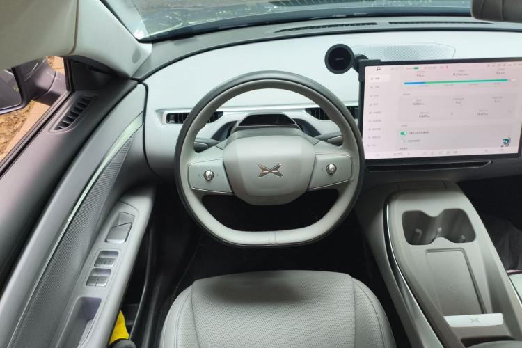 Used XPeng MONA M03 2024 620 with Ultra-Long Range Steering Wheel