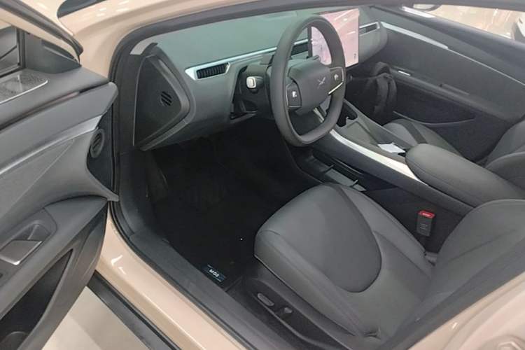 Used XPeng MONA M03 2024 620 with Ultra-Long Range Driver Seat