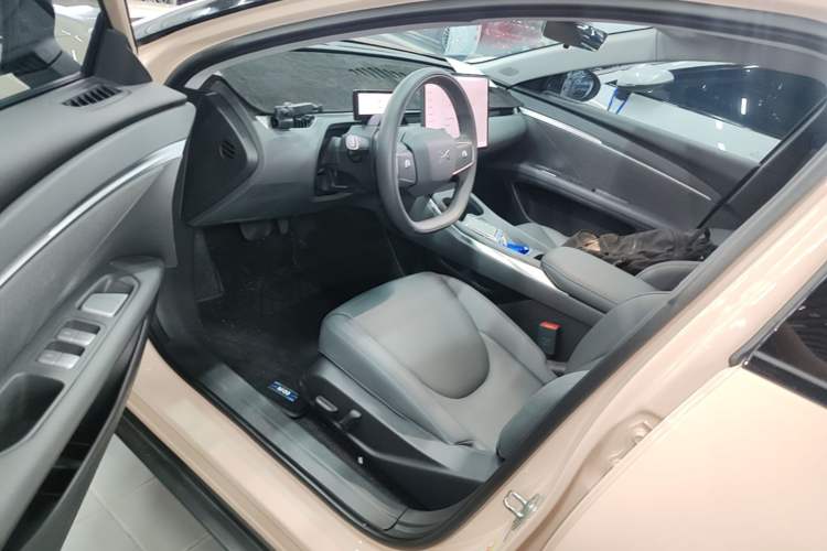 Used XPeng MONA M03 2024 620 with Ultra-Long Range Driver Seat