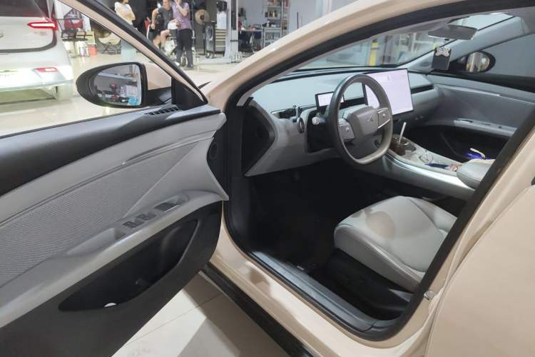 Used XPeng MONA M03 2024 620 with Ultra-Long Range Driver Seat