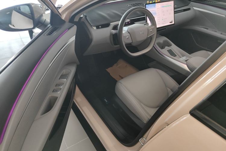 Used XPeng MONA M03 2024 620 with Ultra-Long Range Driver Seat