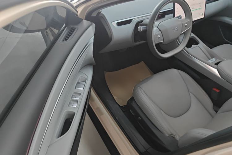 Used XPeng MONA M03 2024 620 with Ultra-Long Range Driver Seat