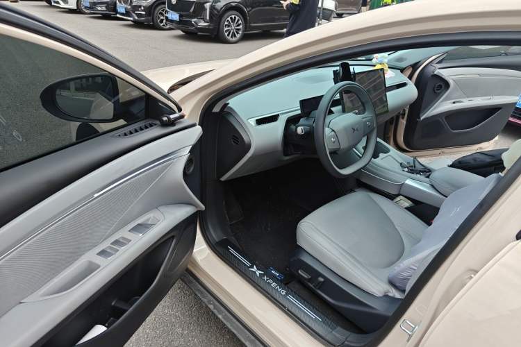 Used XPeng MONA M03 2024 620 with Ultra-Long Range Driver Seat