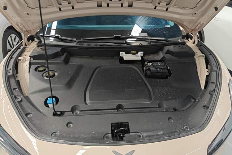 Used XPeng MONA M03 2024 620 with Ultra-Long Range Engine Bay