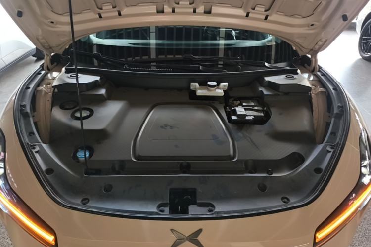 Used XPeng MONA M03 2024 620 with Ultra-Long Range Engine Bay