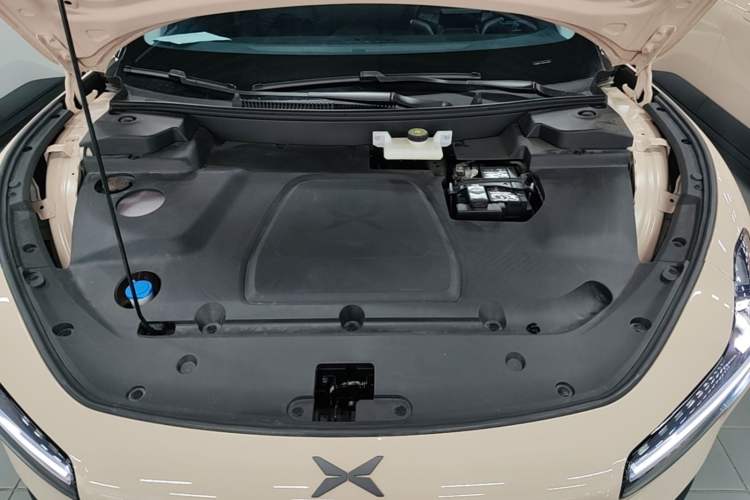 Used XPeng MONA M03 2024 620 with Ultra-Long Range Engine Bay